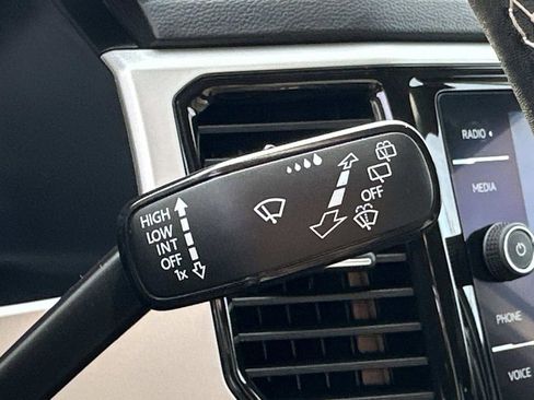 Used 2022 Volkswagen Atlas SE image 19