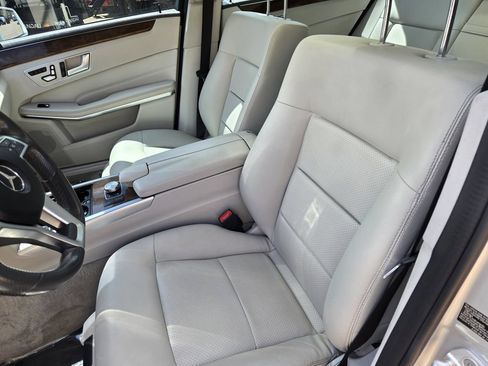 Used 2014 Mercedes-Benz E 350 4MATIC Wagon image 16