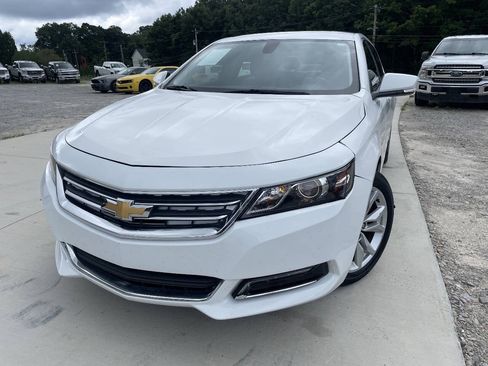 Used 2016 Chevrolet Impala LT w/ Convenience Package FWD image 3