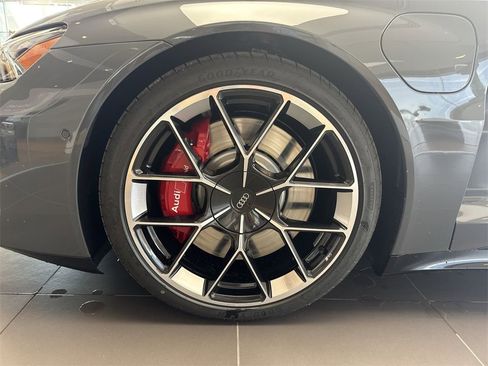 New 2025 Audi RS e-tron GT performance image 10