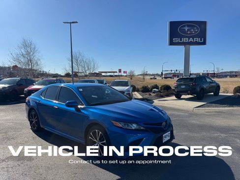 Used 2018 Toyota Camry SE w/ Protection Package (Q2) image 1