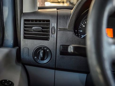Used 2018 Mercedes-Benz Sprinter 2500 image 27