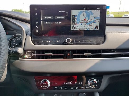 New 2025 Mitsubishi Outlander SE image 3