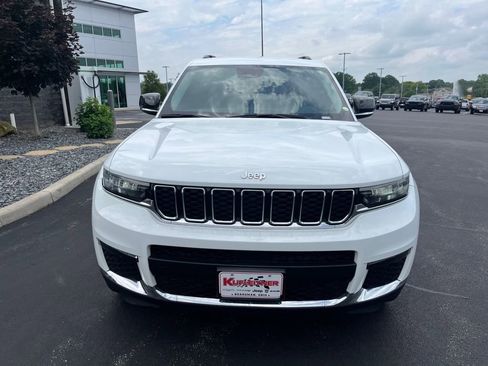 Used 2022 Jeep Grand Cherokee L Limited AWD/4WD image 9