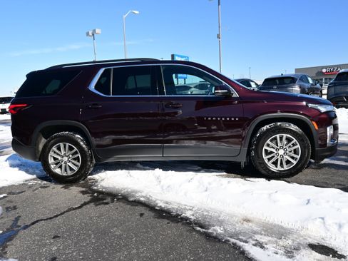 Used 2023 Chevrolet Traverse LT image 5