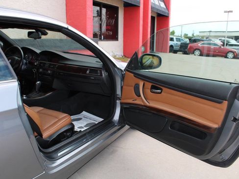 Used 2011 BMW 328i Convertible image 18
