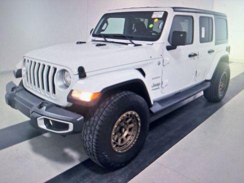 Used 2018 Jeep Wrangler Unlimited Sahara image 1