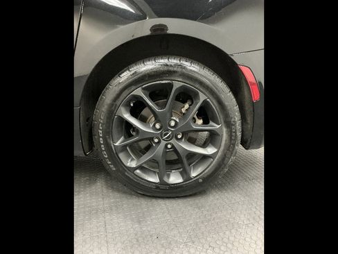 Used 2024 Chrysler Pacifica Limited w/ S Appearance Package AWD/4WD image 37