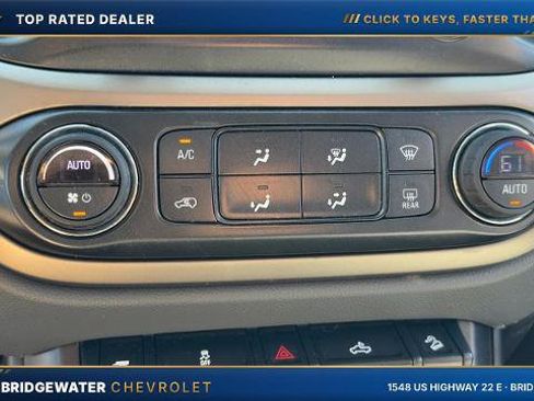 Used 2017 Chevrolet Colorado Z71 AWD/4WD image 27