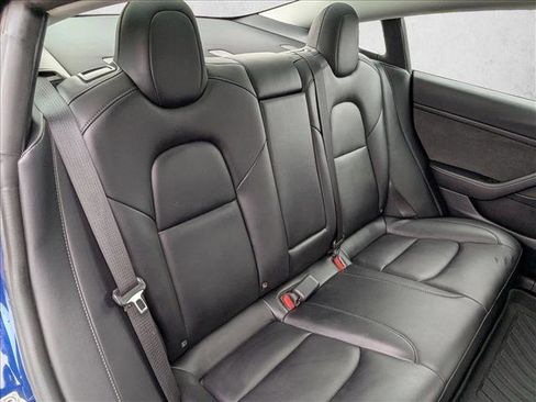 Used 2022 Tesla Model 3 image 19