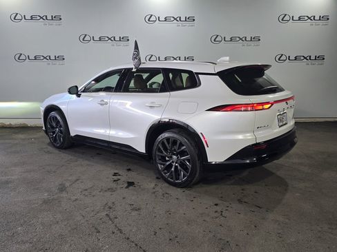 Used 2025 Toyota Crown Signia XLE image 8