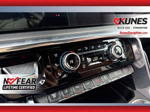 Used 2024 GMC Sierra 3500 Denali Ultimate image 33