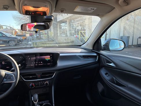 Used 2025 Buick Encore GX Preferred image 33