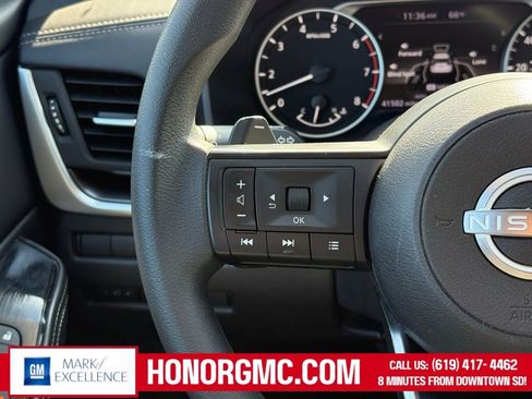 Used 2024 Nissan Rogue SV image 27