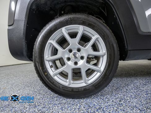 Used 2022 Jeep Renegade Latitude w/ Convenience Group AWD/4WD image 45