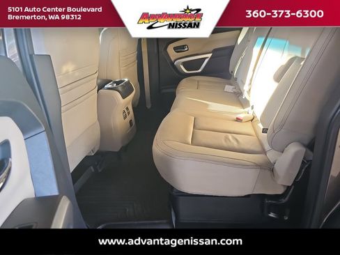 Used 2017 Nissan Titan SV image 17