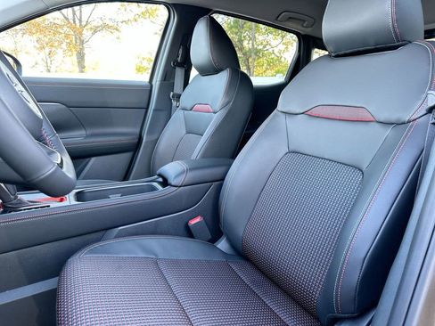 Certified 2025 Nissan Kicks SR image 23