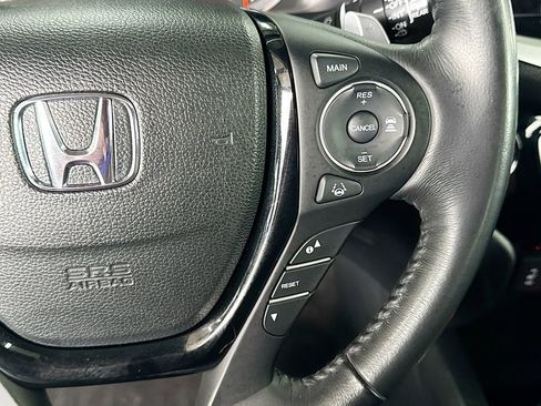 Used 2016 Honda Pilot Touring image 9