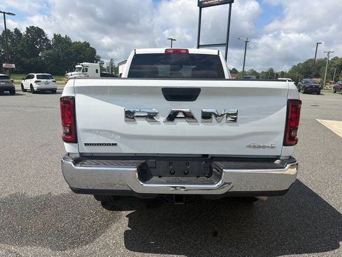 Used 2025 RAM 2500 Big Horn AWD/4WD image 8