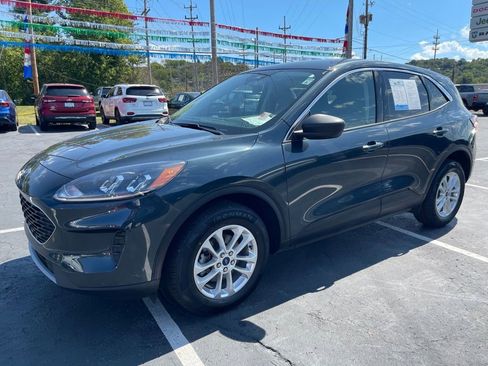 Used 2022 Ford Escape SE image 2