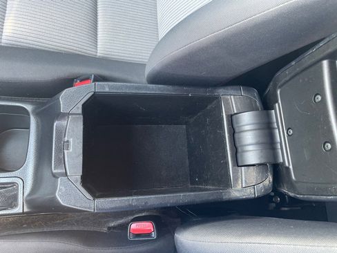 Used 2015 Toyota RAV4 LE image 22