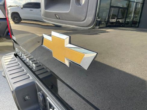 Used 2018 Chevrolet Silverado 1500 LT w/ All Star Edition AWD/4WD image 23