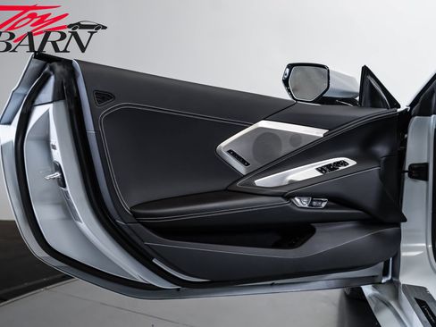 Used 2022 Chevrolet Corvette Stingray Preferred Cpe w/ Z51 Performance Package RWD image 25
