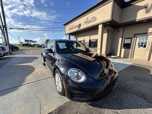 Used 2019 Volkswagen Beetle 2.0T S FWD image 3