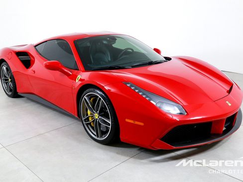 Used 2016 Ferrari 488 GTB RWD image 3