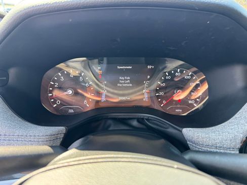 Used 2023 Jeep Compass Latitude image 13