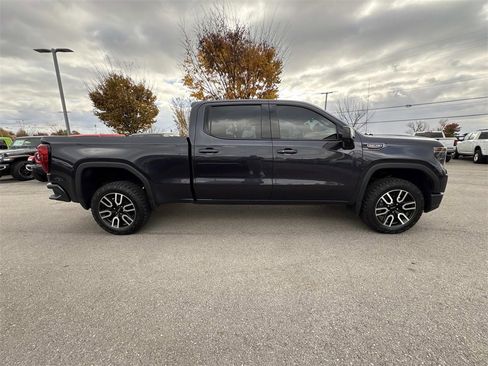 Used 2022 GMC Sierra 1500 AT4 w/ Technology Package image 10