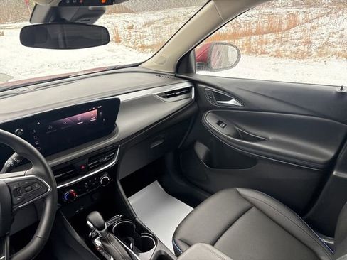 Used 2025 Buick Encore GX Sport Touring image 41