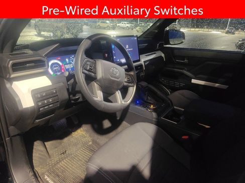 Used 2024 Toyota Tacoma TRD Off-Road w/ TRD Off Road Upgrade Package image 9