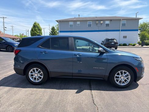 Used 2024 Chevrolet Equinox LS w/ LS Convenience Package image 6