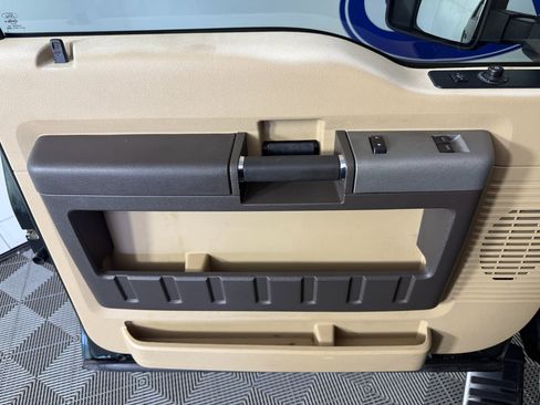 Used 2014 Ford F250 XLT w/ XLT Premium Package image 23