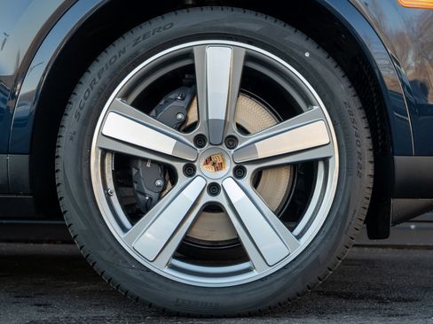 New 2026 Porsche Cayenne image 15