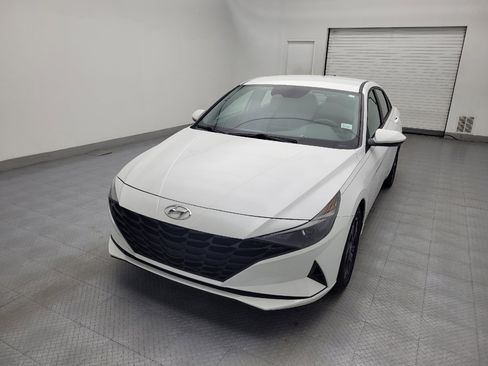 Used 2021 Hyundai Elantra SEL image 15
