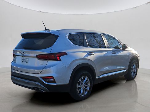 Used 2019 Hyundai Santa Fe SE image 3