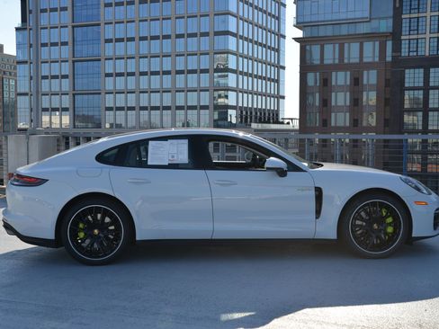 Certified 2022 Porsche Panamera 4 image 7