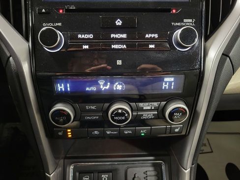 Used 2019 Subaru Ascent Premium image 19