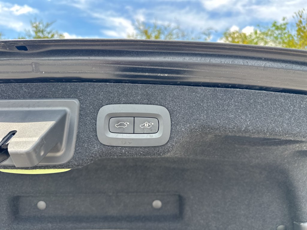 Used 2018 Volvo S90 T5 Momentum w/ Convenience Package FWD image 22