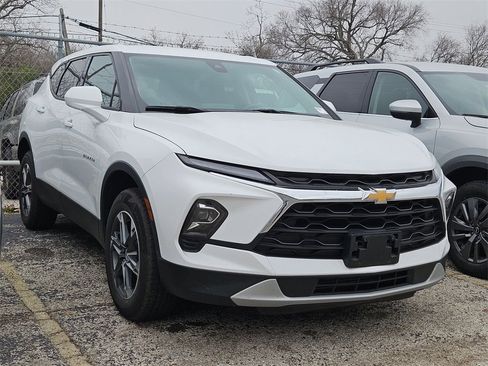 Used 2025 Chevrolet Blazer LT image 1