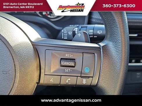 Used 2024 Nissan Rogue SV image 12