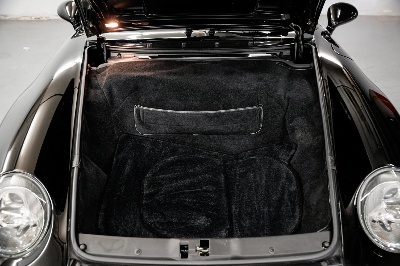Used 1995 Porsche 911 Carrera RWD image 41