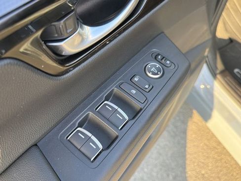 Used 2025 Honda CR-V EX-L image 24