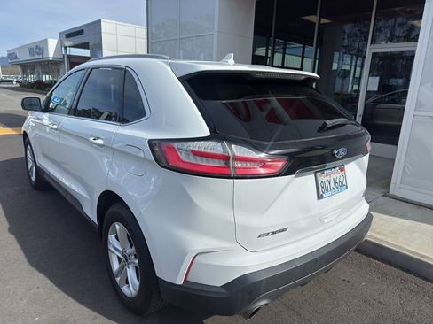Used 2020 Ford Edge SEL image 11