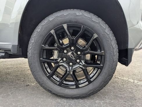 Used 2025 Chevrolet Colorado Z71 w/ Technology Package image 11