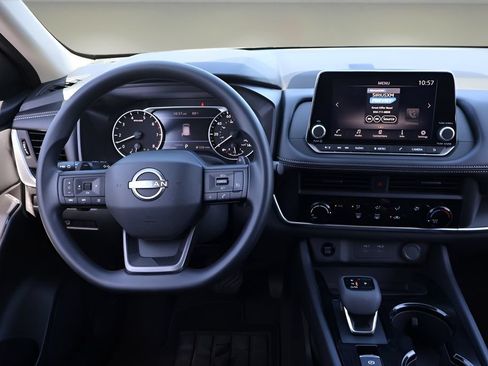 Used 2025 Nissan Rogue S FWD image 14