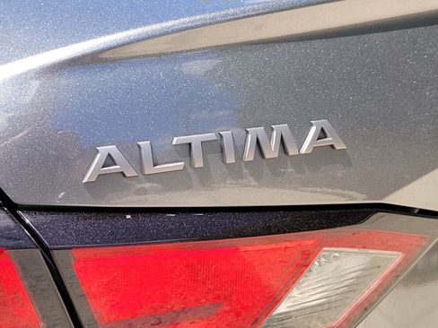 Used 2024 Nissan Altima 2.5 SV FWD image 9