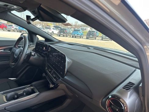 New 2026 Chevrolet Equinox EV RS AWD/4WD image 23